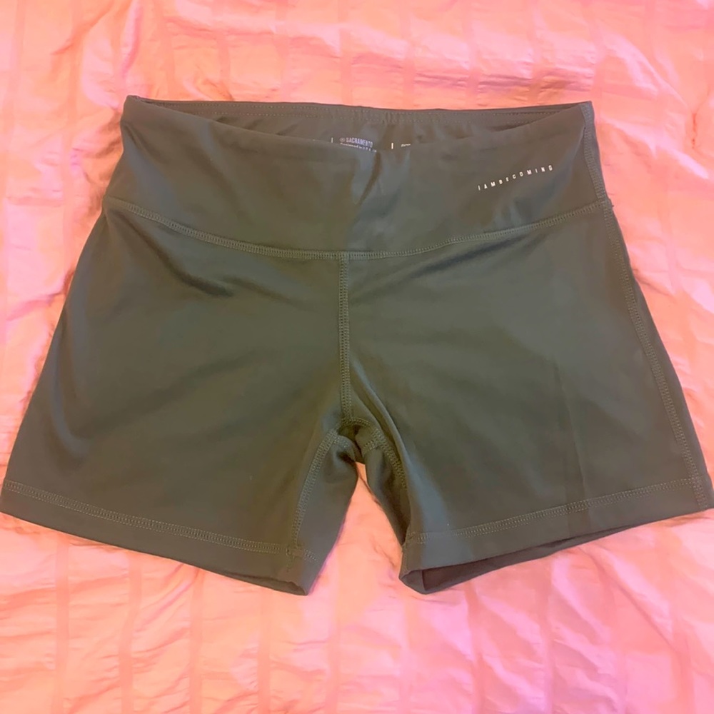 IAB MFG 5 inch shorts, size S (6), olive green